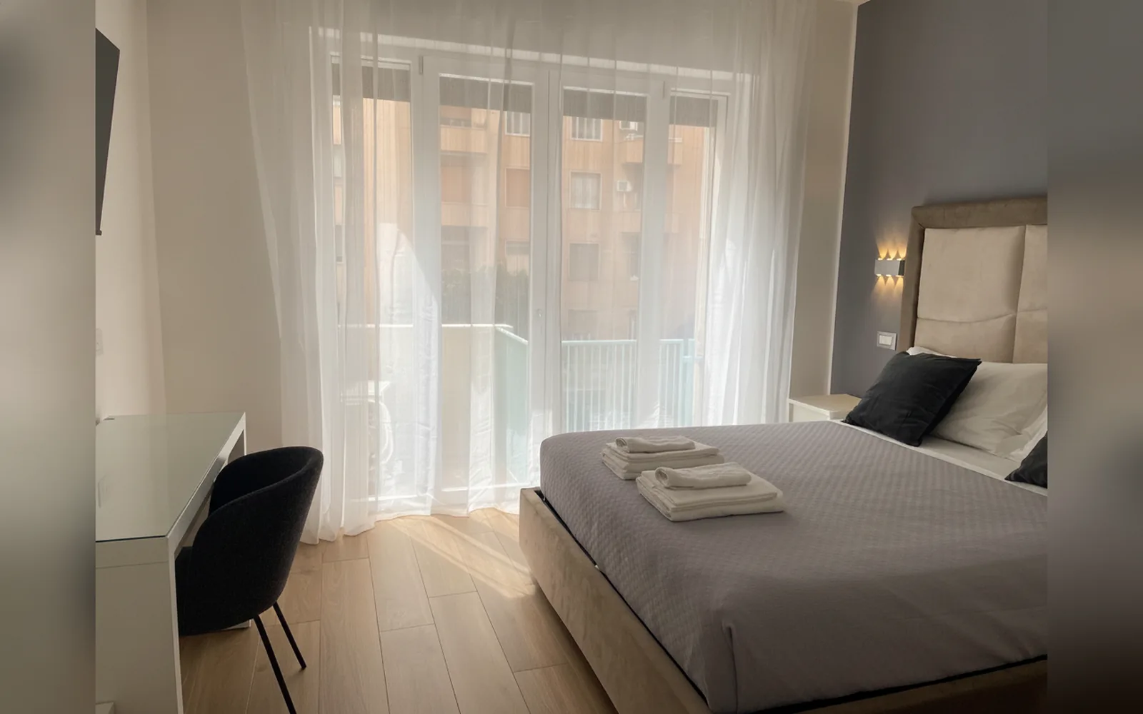 Camera con bagno privato — WOW ROME HOME, Roma (Lazio) (foto 31)